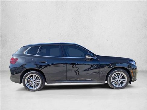 Used 2025 BMW X3 xDrive30i w/ Premium Package image 4