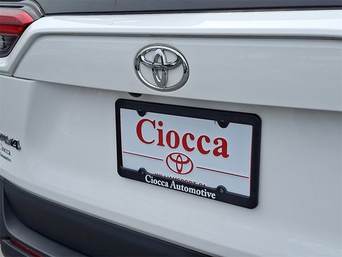 Used 2022 Toyota RAV4 XLE image 31