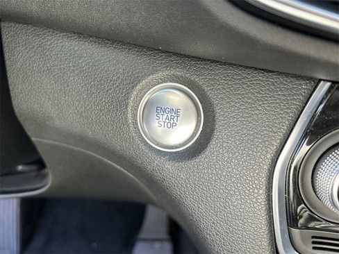 Used 2020 Hyundai Santa Fe Limited image 32