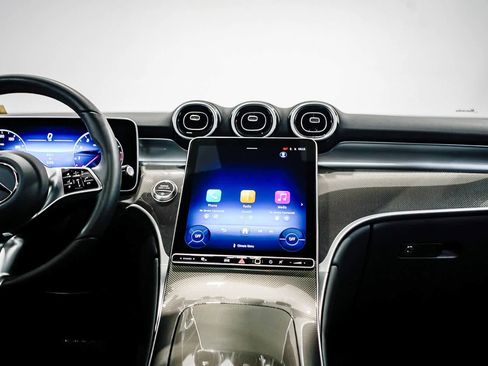 Used 2026 Mercedes-Benz GLC 300 image 13