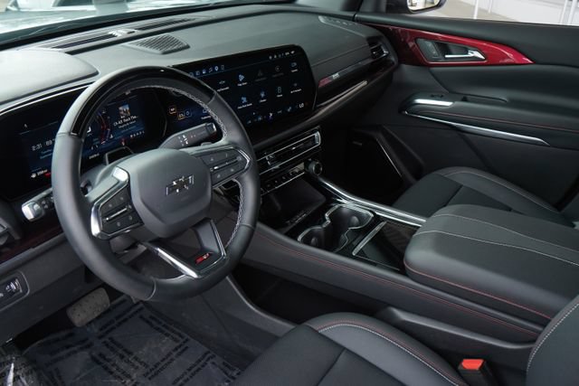 Used 2026 Chevrolet Traverse Z71 w/ Enhanced Driving Package AWD/4WD image 2