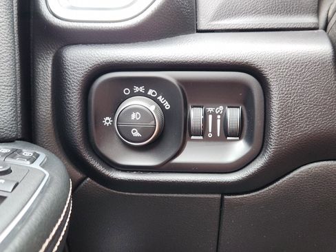 Used 2024 RAM 2500 Laramie AWD/4WD image 23