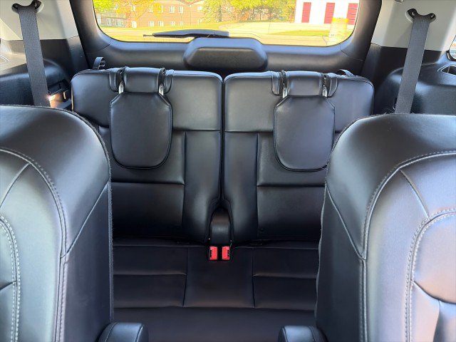 Used 2024 Ford Explorer XLT w/ Equipment Group 202A AWD/4WD image 25