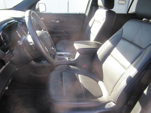 Certified 2024 Chevrolet Traverse RS w/ LPO, Floor Liner Package image 9