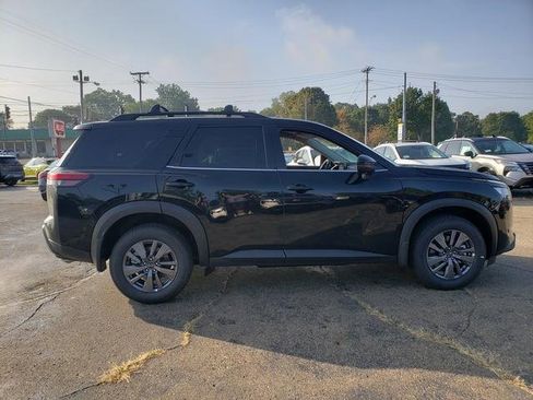 New 2025 Nissan Pathfinder SV w/ Black Appearance Package image 9