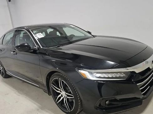 Used 2021 Honda Accord Touring image 3