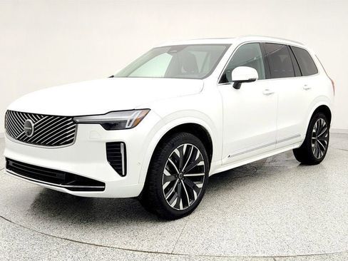 Used 2025 Volvo XC90 B6 Plus image 1