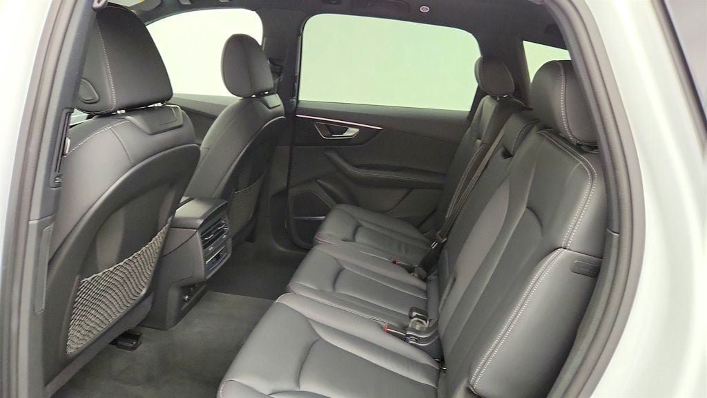 Used 2025 Audi Q7 3.0T Premium Plus AWD/4WD image 19