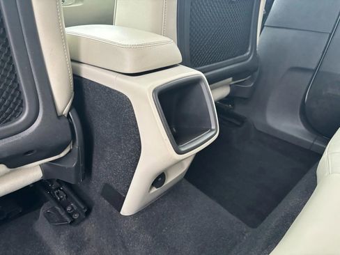 Used 2019 Volvo XC40 T5 Momentum image 20