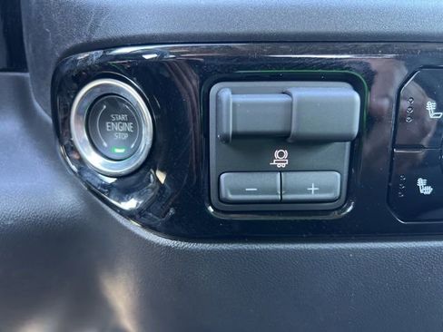Used 2026 GMC Sierra 1500 Elevation image 40