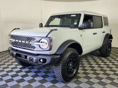New 2026 Ford Bronco Badlands AWD/4WD image 3