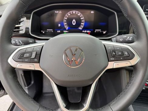 Used 2025 Volkswagen Jetta SE image 13