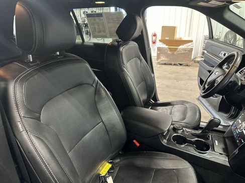 Used 2017 Ford Explorer Limited AWD/4WD image 32