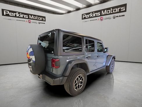 Used 2024 Jeep Wrangler Unlimited Rubicon image 5