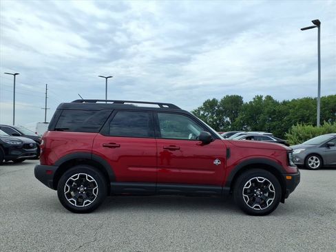 Used 2025 Ford Bronco Sport Outer Banks w/ Outer Banks Tech Package+ AWD/4WD image 2