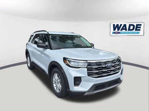 New 2026 Ford Explorer Active RWD image 3