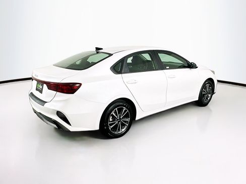 Used 2024 Kia Forte LXS image 9