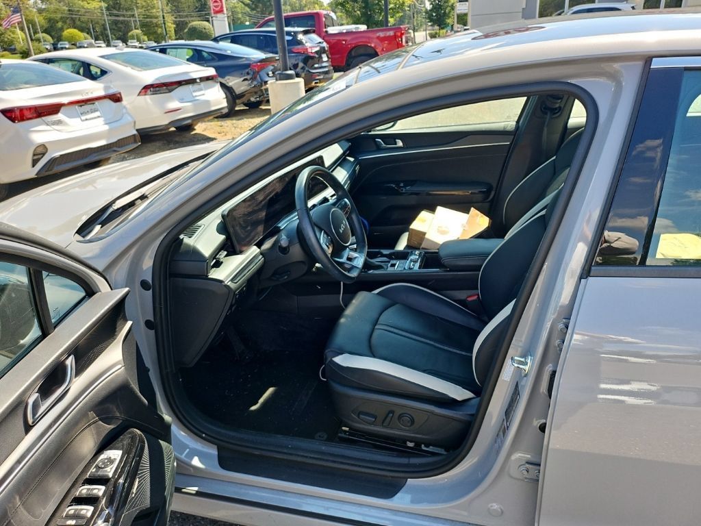 Certified 2025 Kia K5 GT-Line w/ GT-Line Premium Package FWD image 5