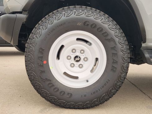 New 2026 Ford Bronco Heritage Edition AWD/4WD image 11