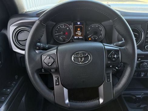 Used 2023 Toyota Tacoma TRD Off-Road w/ Technology Package AWD/4WD image 13