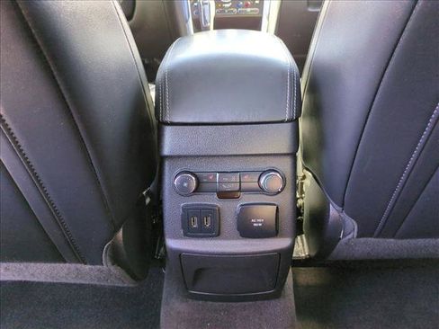 Used 2017 Ford Explorer Platinum image 18