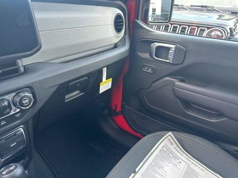 Used 2024 Jeep Wrangler Unlimited Sport AWD/4WD image 22