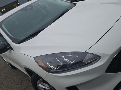 Used 2022 Ford Escape SE w/ Convenience Package image 3