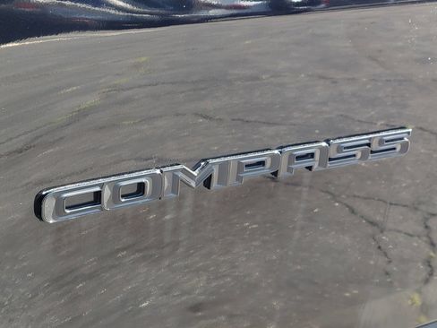Used 2023 Jeep Compass Latitude AWD/4WD image 22