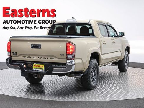 Used 2018 Toyota Tacoma SR5 AWD/4WD image 5