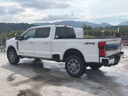 New 2026 Ford F250 Platinum w/ Platinum Plus Package AWD/4WD image 5