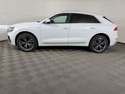 Used 2023 Audi Q8 Premium Plus w/ Premium Plus Package AWD/4WD image 2