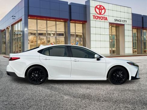 New 2026 Toyota Camry SE FWD image 7