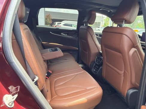 Used 2023 Lincoln Nautilus Reserve w/ Luxury Package AWD/4WD image 6