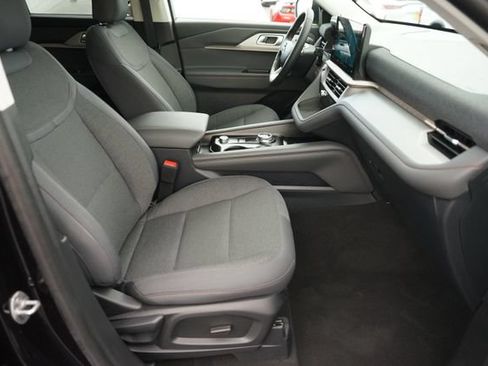 Used 2025 Ford Explorer Active RWD image 20