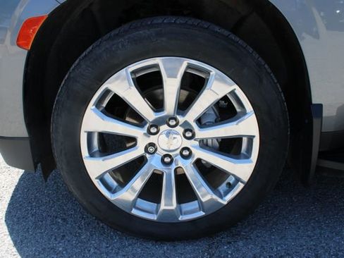 Used 2021 Chevrolet Tahoe Premier w/ Premium Package RWD image 11