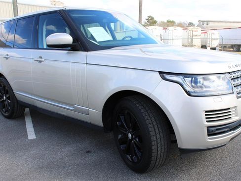 Used 2014 Land Rover Range Rover HSE image 13