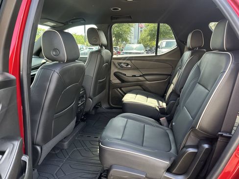 Used 2023 Chevrolet Traverse Premier FWD image 31