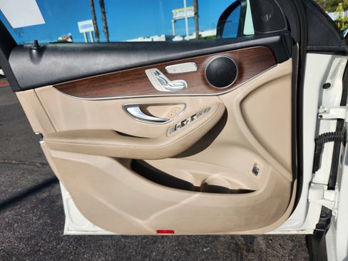 Used 2021 Mercedes-Benz GLC 300 image 19