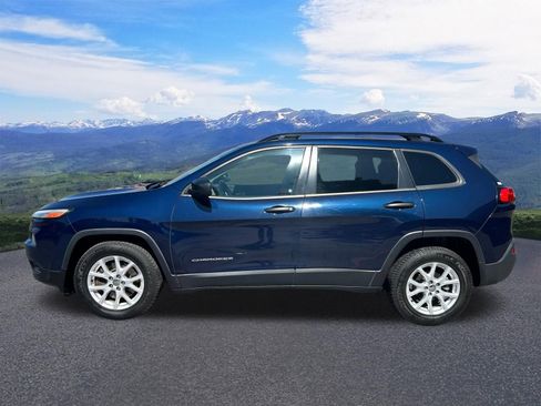 Used 2016 Jeep Cherokee Sport w/ Cold Weather Group FWD image 2