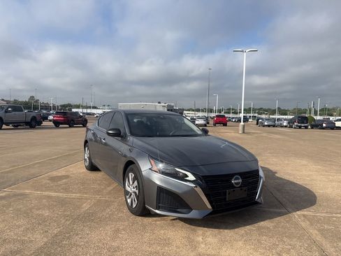 Certified 2025 Nissan Altima 2.5 S image 2