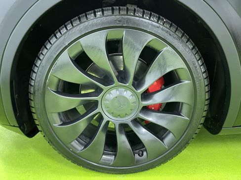 Used 2020 Tesla Model Y Performance image 14