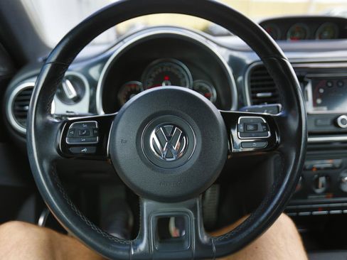 Used 2013 Volkswagen Beetle 2.0T FWD image 9