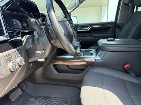 Used 2025 Chevrolet Silverado 1500 LT w/ Z71 Off-Road Package AWD/4WD image 45