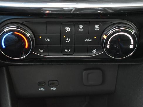 Used 2026 Buick Encore GX Sport Touring w/ Comfort Package AWD/4WD image 30