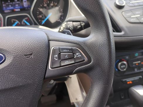 Used 2017 Ford Escape SE FWD image 19