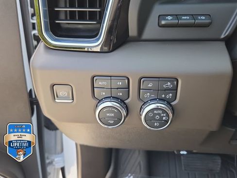 Certified 2024 GMC Sierra 3500 Denali w/ Denali Reserve Package AWD/4WD image 21