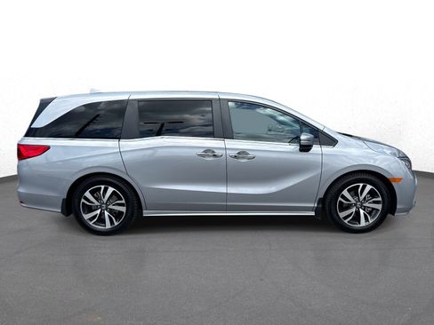 Used 2023 Honda Odyssey Touring image 2