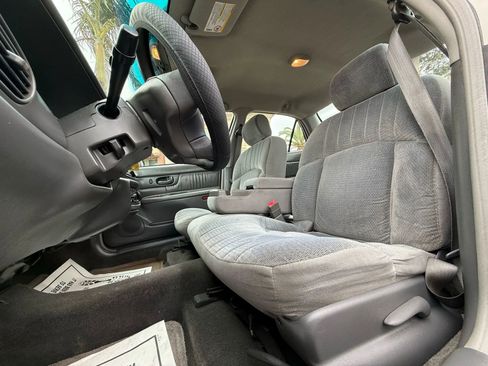 Used 2005 Buick Century Sedan image 24