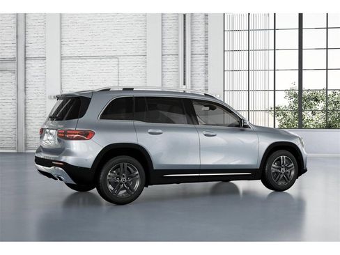 New 2025 Mercedes-Benz GLB 250 4MATIC image 19