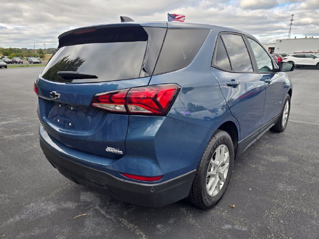 Used 2024 Chevrolet Equinox LS w/ LS Convenience Package FWD image 3